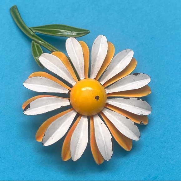 1960s Daisy Pin Vintage Flower Brooch Enamel Retro Mid Century Jewelry - Picture 4 of 6